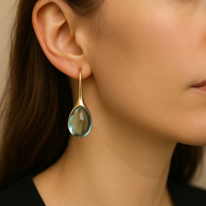 Crystal – dangling earrings with light movement